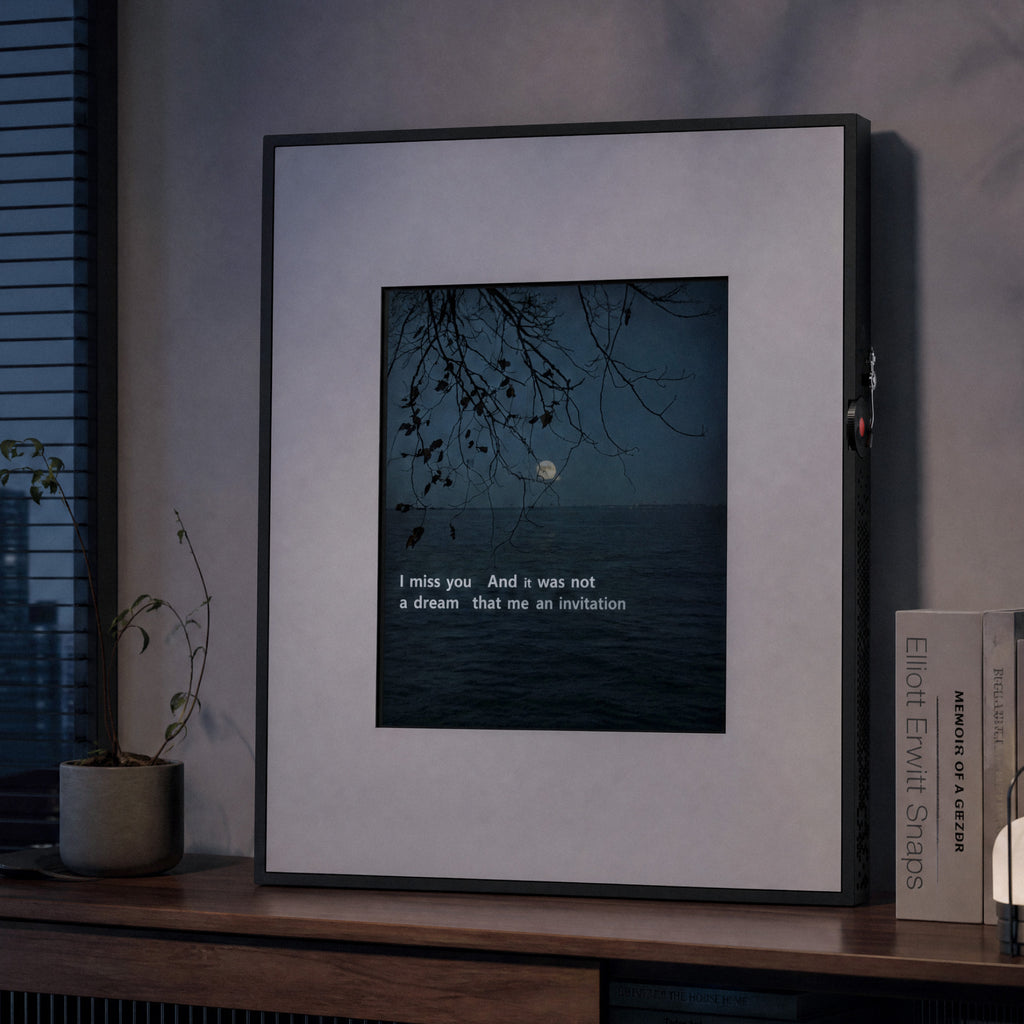 Minimal White Frame